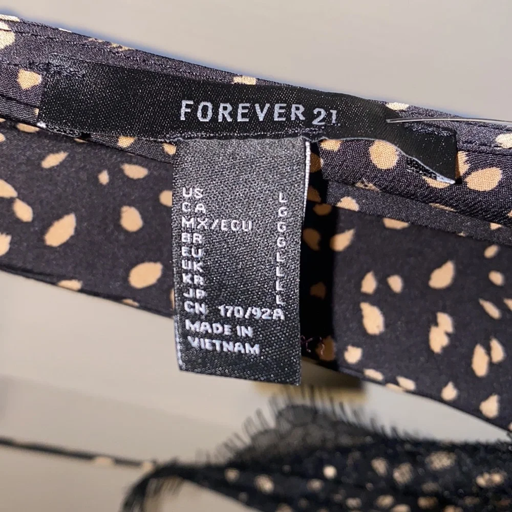 Forever 21 Large Woven Camisole Black Tan - Picture 2 of 10